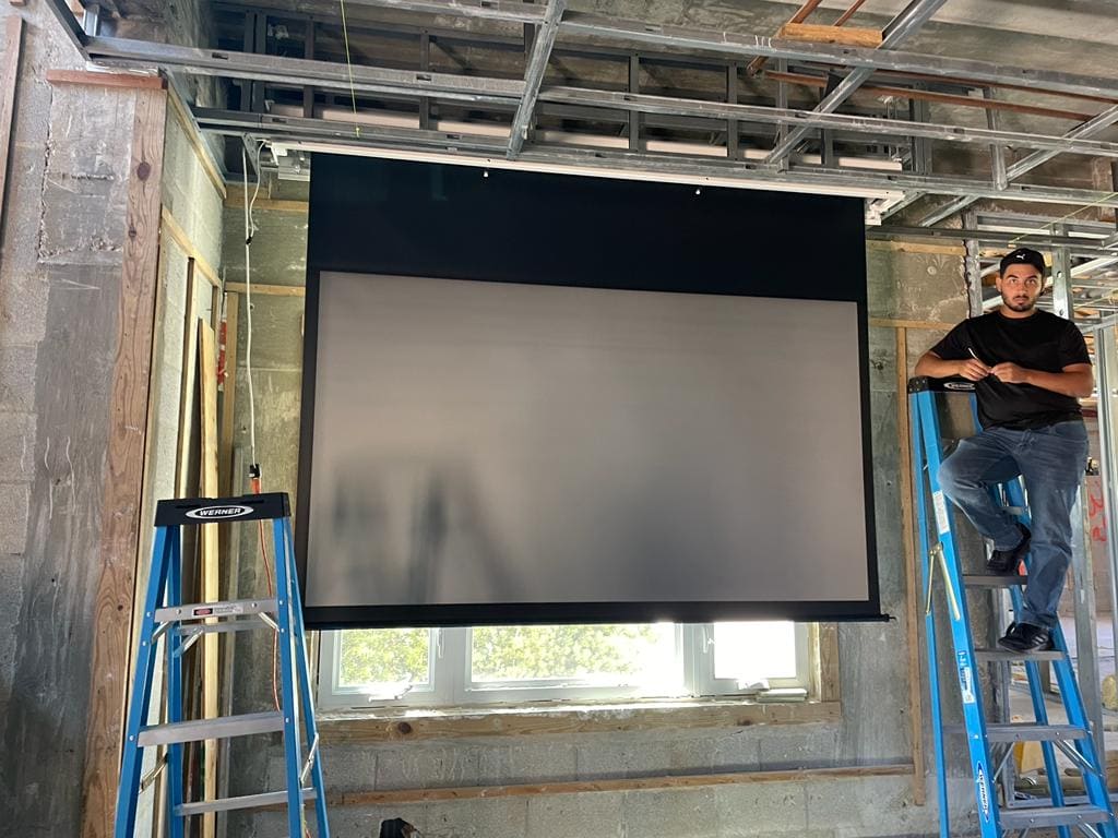 Motorized Home Theater Screen iFeeltech PRO Miami